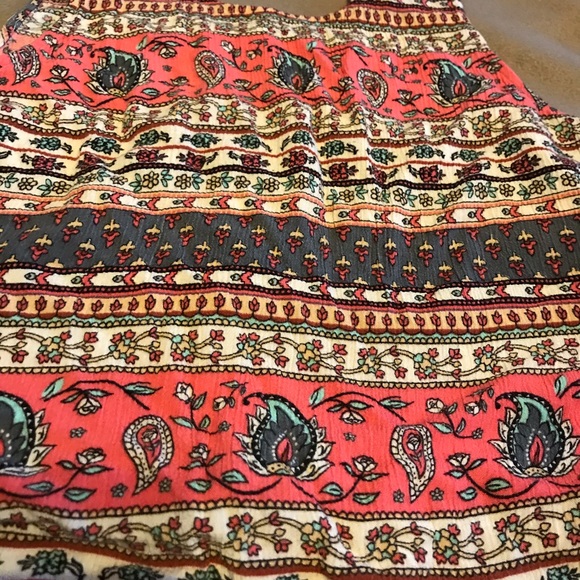 Patterned crop - Picture 3 of 4